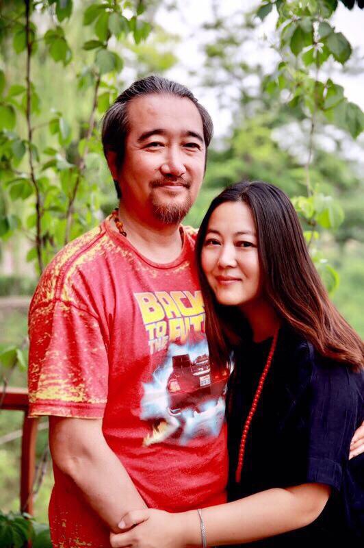 王茜华“千里追夫”:女人也不能被动地等待爱