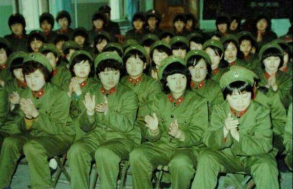 应征女青年看过来：女兵标准发型是啥样？