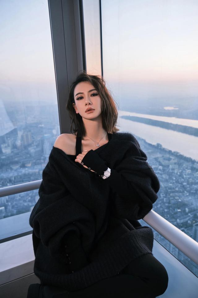 八位美女写真,风姿绰约小天仙,惊鸿一瞥清流溪,有你喜欢的吗?