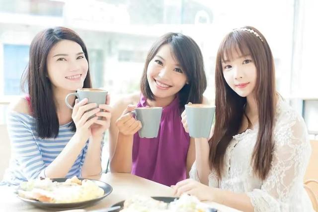 星座女生的性格、朋友圈、婚姻——巨蟹座