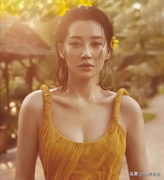 许晴的臀、舒淇的唇、李小冉的胸,这些中年女星性感起来能迷死人