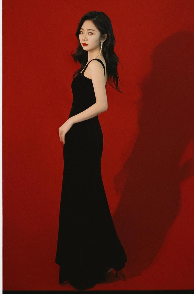 八位美女写真,风姿绰约小天仙,惊鸿一瞥清流溪,有你喜欢的吗?