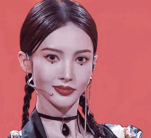 明明貌美如花，却毁在一张嘴上，这7位女星的“丑嘴巴”太拖后腿