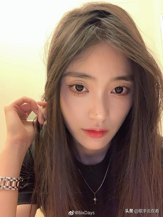 99年美女空乘小姐姐迷人美照欣赏，真好看