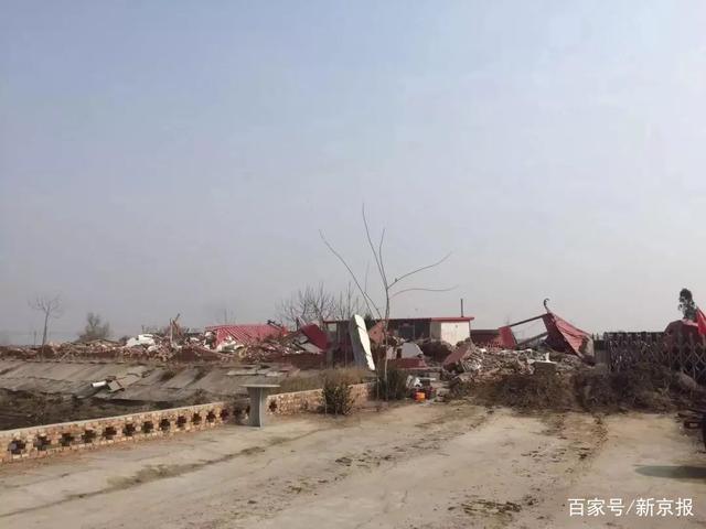 “大仙”、信徒和被鞭打致死的女人