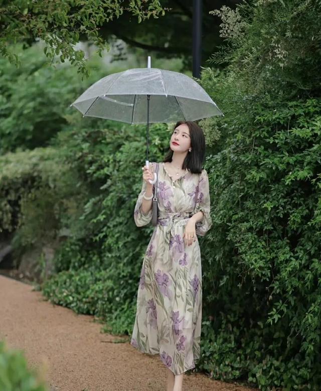 非常甜美的女孩