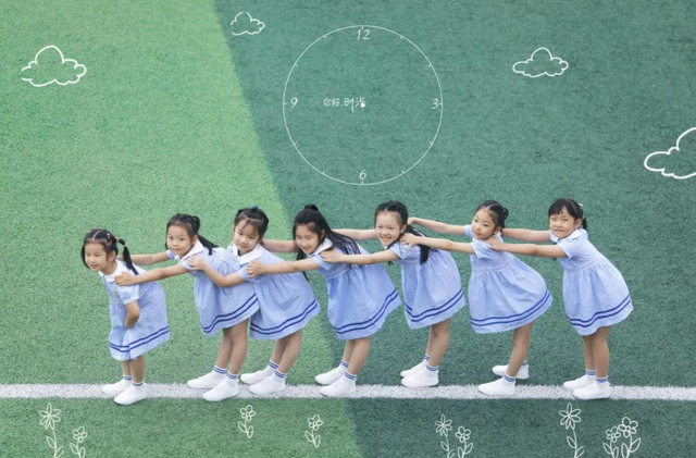 幼儿园毕业照惊艳到网友，家长却无奈表示，这份仪式感价值398元