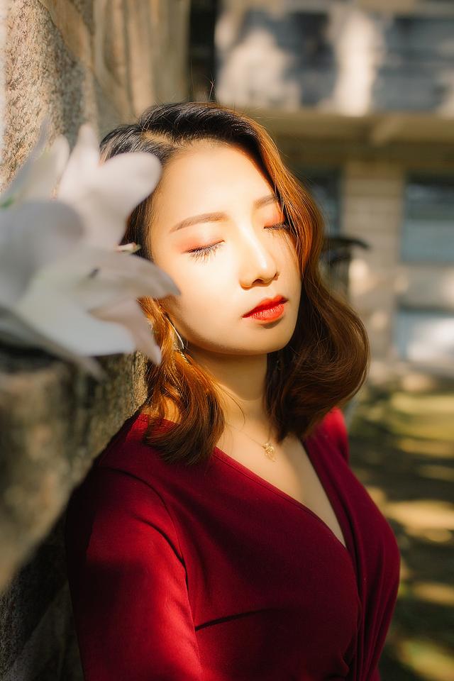 一组高清美女写真:身材性感妖娆,颜值动人