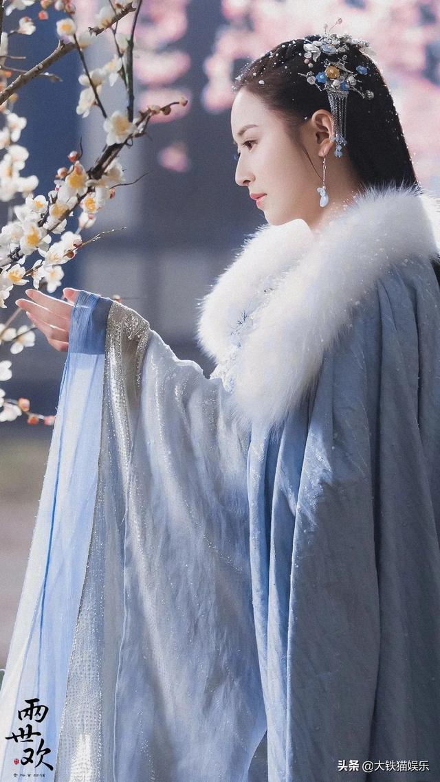 颜值不够就别穿貂了,10位古装美人告诉你啥叫大氅在身,雍容华贵