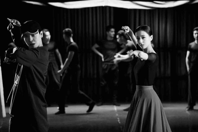 美呆了！佟丽娅古装舞惊艳梦幻，跳舞曾是她的全世界，如今依旧长在她心里