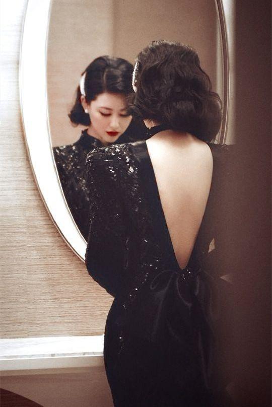 明明已为人母，却个个身材火辣、性感美艳，有人一口气连生四胎