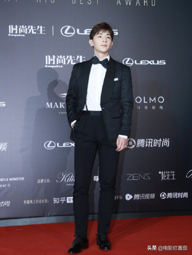 时尚先生红毯暗战，万茜又美又欲，吴宣仪清凉性感，金晨艳压全场