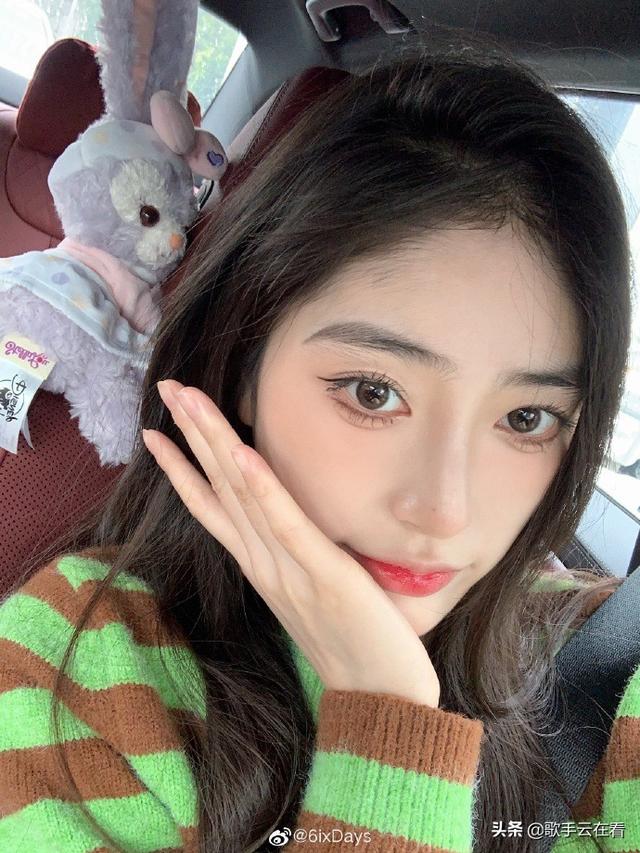 99年美女空乘小姐姐迷人美照欣赏，真好看