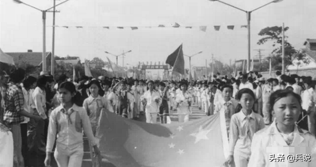 【突围之战完整版】202人被俘，2个副军长受处分，战俘档案带污点