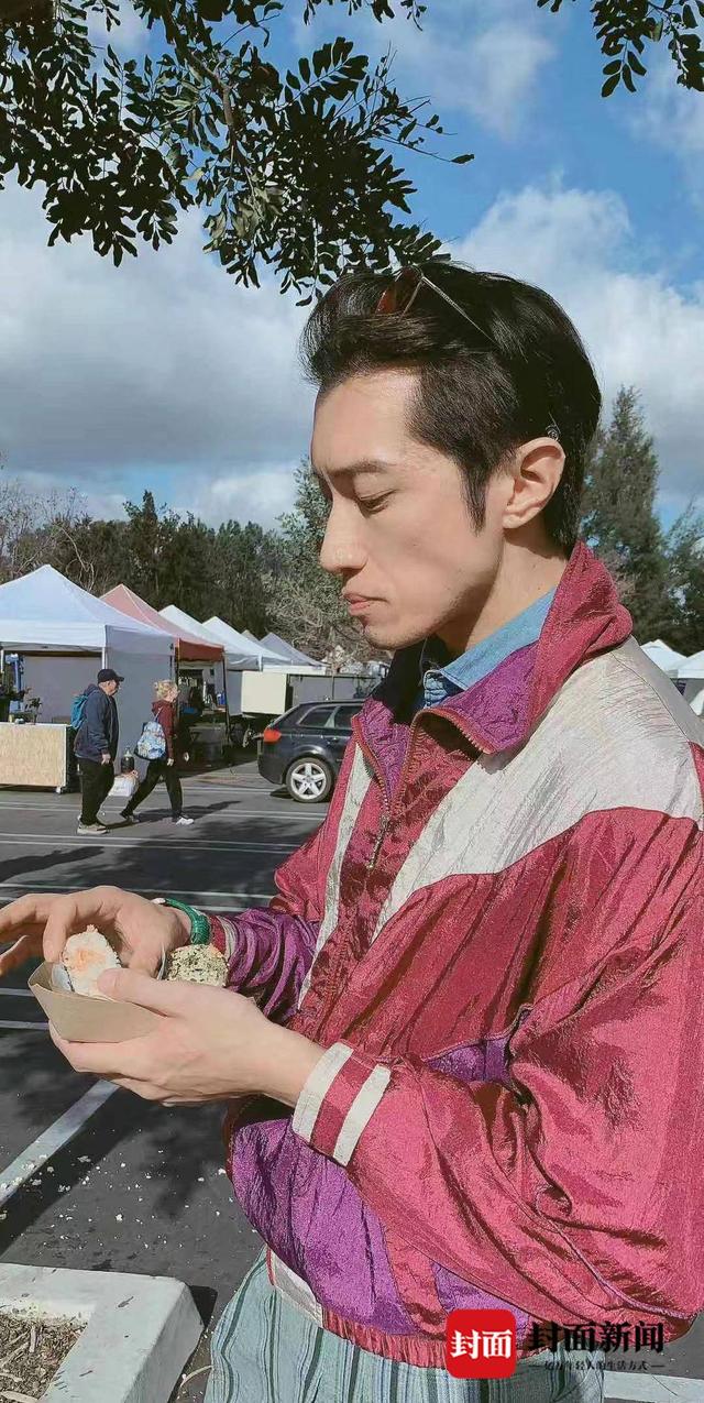 女孩街头被侵害 施救者被咬掉左耳:选择勇敢 不后悔站出来