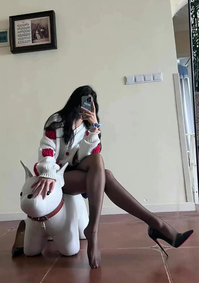 Hot美女写真图片杂集，有你喜欢的类型吗？