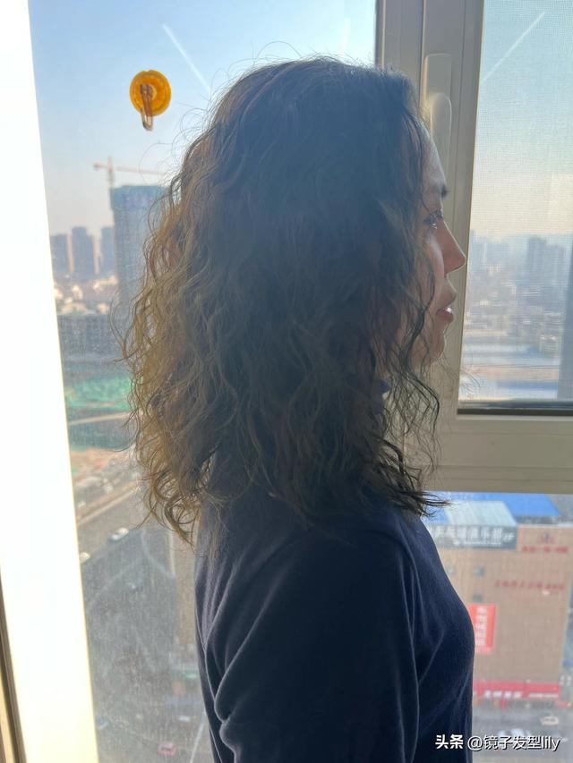 不知如何换发型，可以看看今天这三种方法，让你美到不敢相信