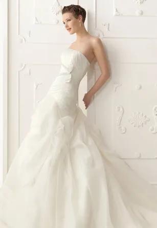 每个女孩都有一个婚纱梦,而我是个婚纱控