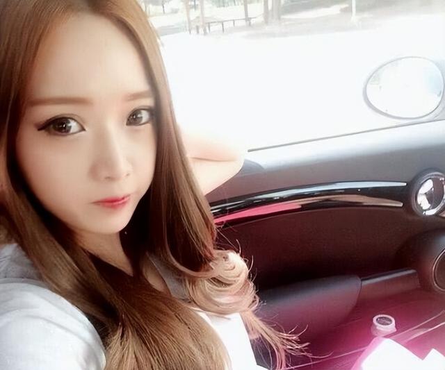 曾经统一90后QQ头像的“网红鼻祖”恩典,谁还记得?她30岁长这样