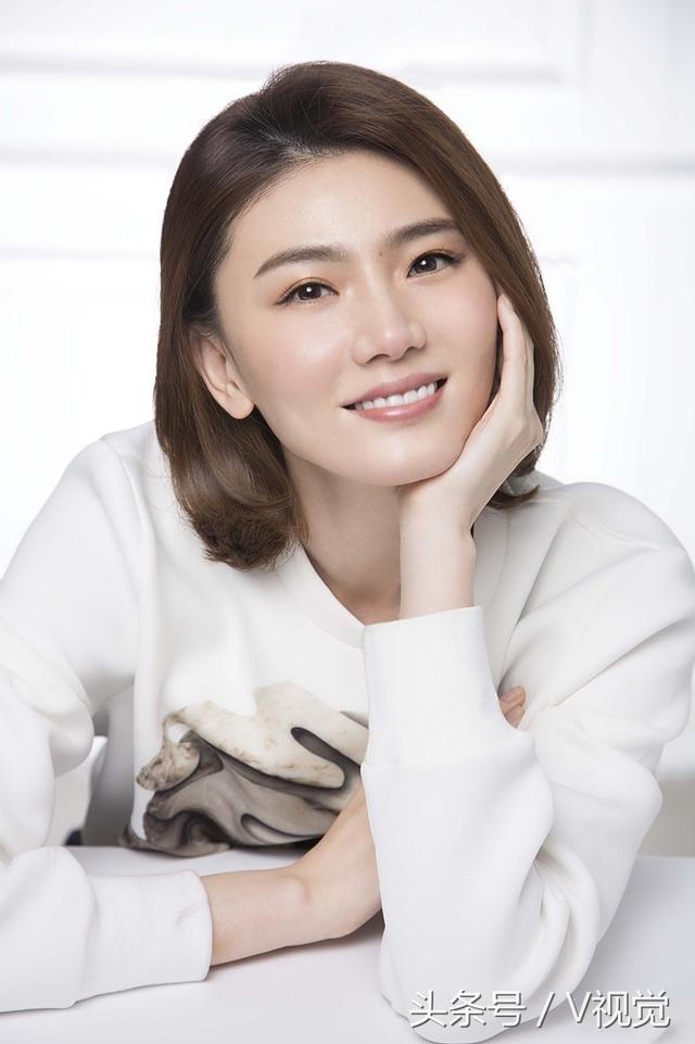 《长在面包树上的女人》中的女演员