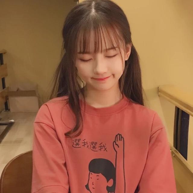 文艺女孩水灵清秀娇羞可爱端庄文雅