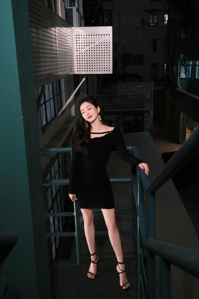 八位美女写真,风姿绰约小天仙,惊鸿一瞥清流溪,有你喜欢的吗?