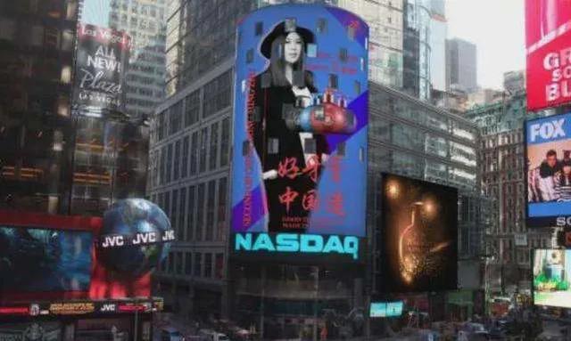 西单女孩任月丽，从街头卖唱到登上春晚舞台，看她是如何浴火重生