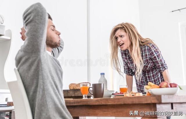 反转，从猥亵变成殴打，女孩嘴遁、抓头发、踢裆部，错全在男人？