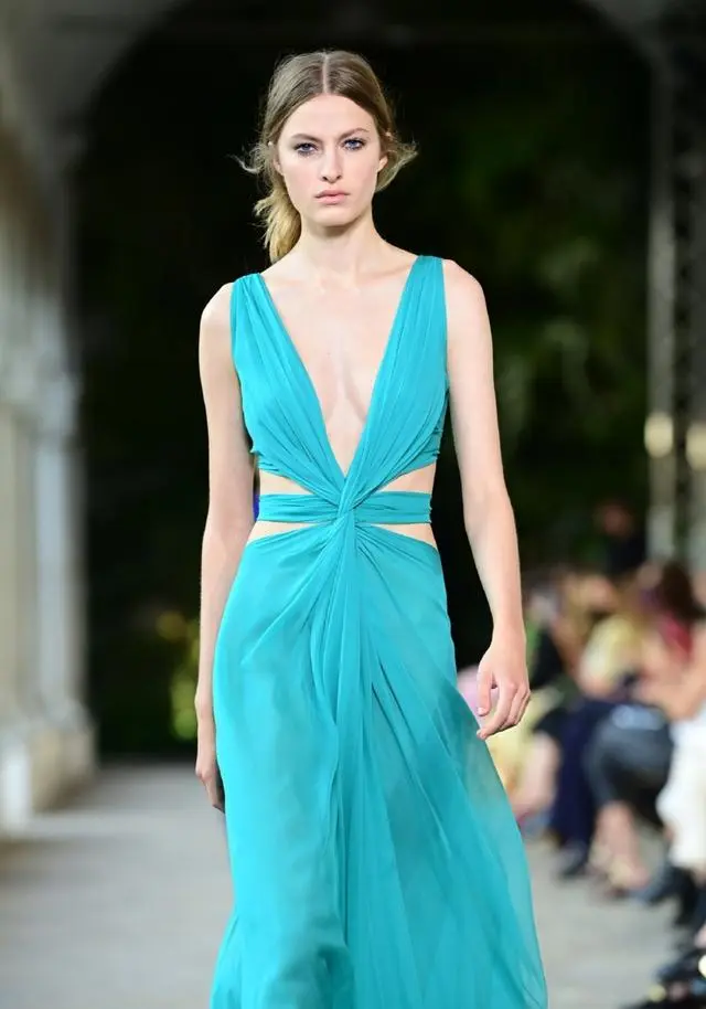 西欧荷兰的美女有哪些特点,你们都知道吗?个个美艳绝伦