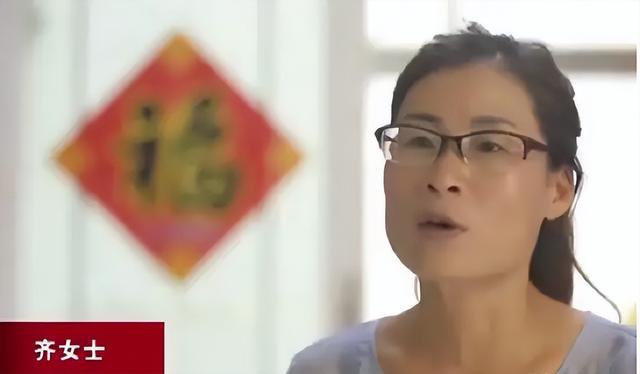 18年陕西女孩养蛇当宠物,不慎被咬伤,抢救时宁死不说是什么蛇