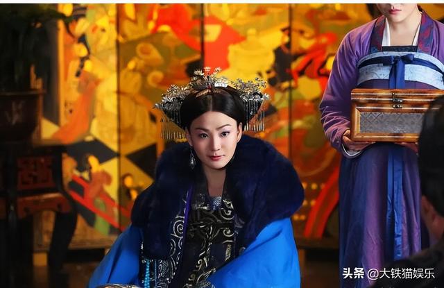 颜值不够就别穿貂了,10位古装美人告诉你啥叫大氅在身,雍容华贵