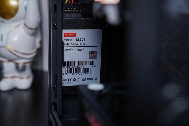 打开PR花了30秒？拼多多旗舰店、全网销量第一的设计师主机再次教我“做人”