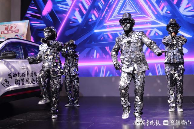 情报员拍客团|齐鲁车展豪车美女云集,趁着周末快和家人来逛逛吧