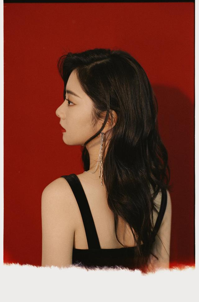 八位美女写真,风姿绰约小天仙,惊鸿一瞥清流溪,有你喜欢的吗?