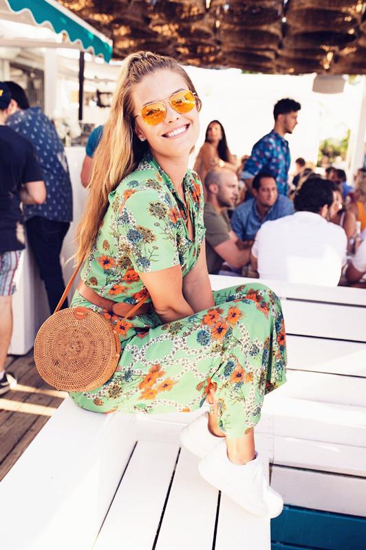 丹麦国宝级模特,16岁出道,20岁财富自由,用牛仔单品演绎时尚