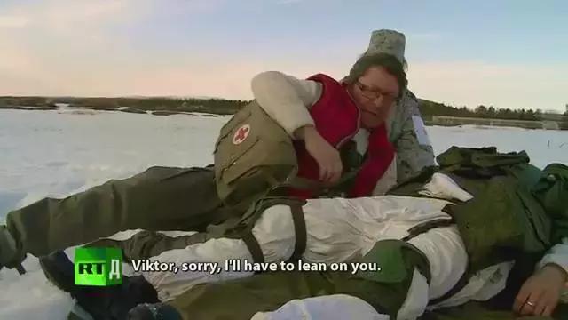 在北极抢救伤员有多难？俄美女军医告诉你，绑绷带也是技术活