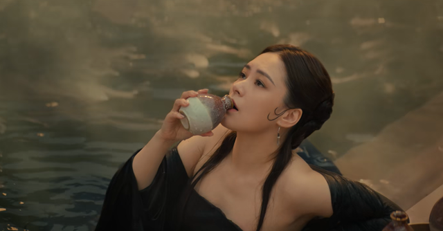 53岁扮少年,41岁装清纯少女,2022最烂10部电影,一部比一部辣眼