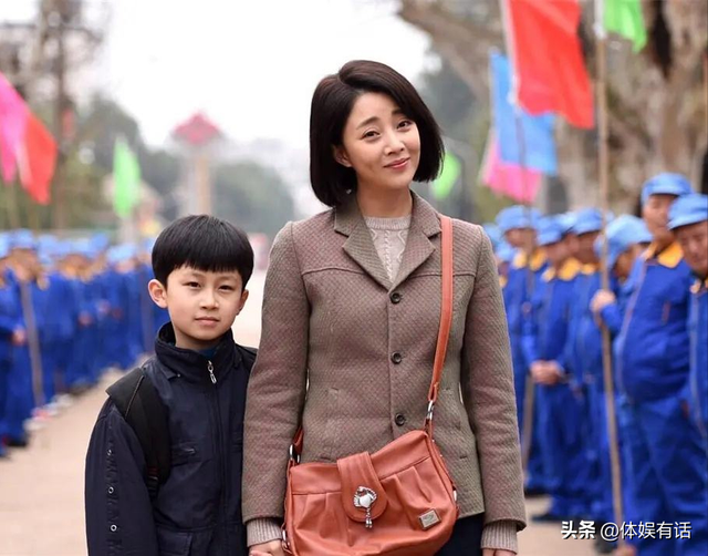 许晴的臀、舒淇的唇、李小冉的胸,这些中年女星性感起来能迷死人