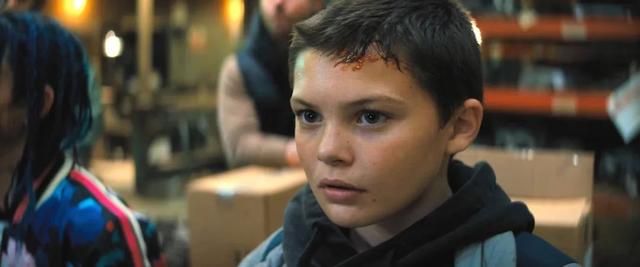 史泰龙首部超英片，真无聊啊