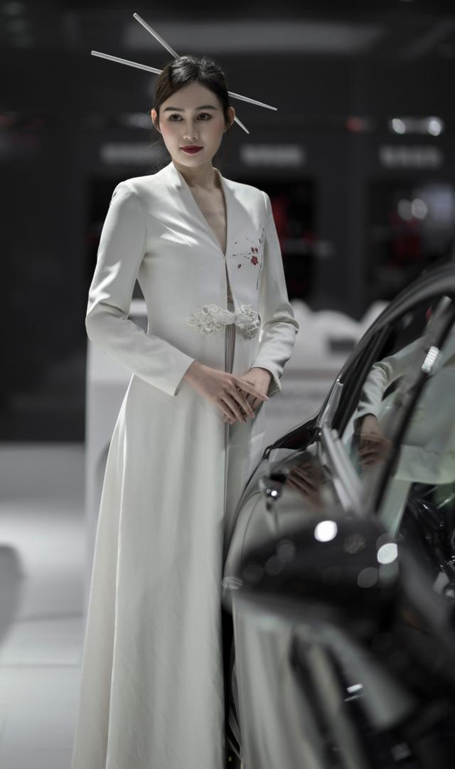 2019年昆明车展随拍的美女模特们（大量照片，有空我会持续更新）