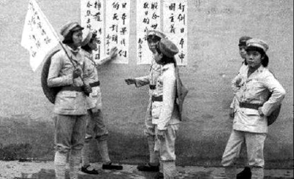 应征女青年看过来：女兵标准发型是啥样？