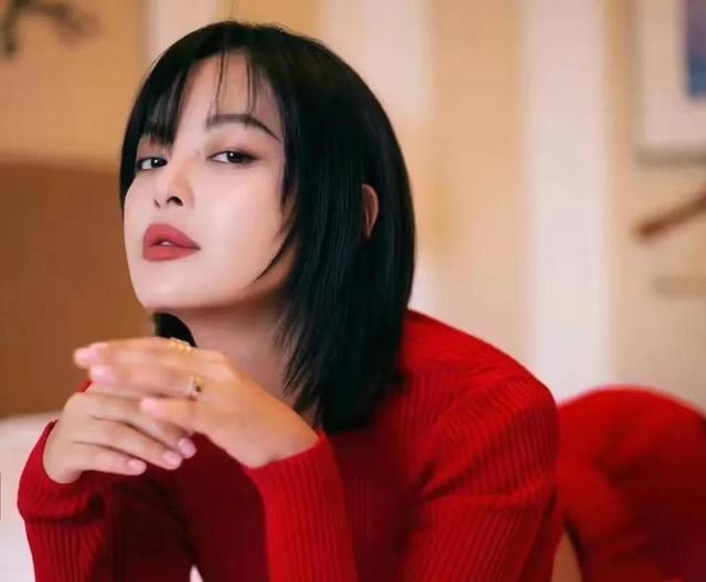 明明貌美如花，却毁在一张嘴上，这7位女星的“丑嘴巴”太拖后腿