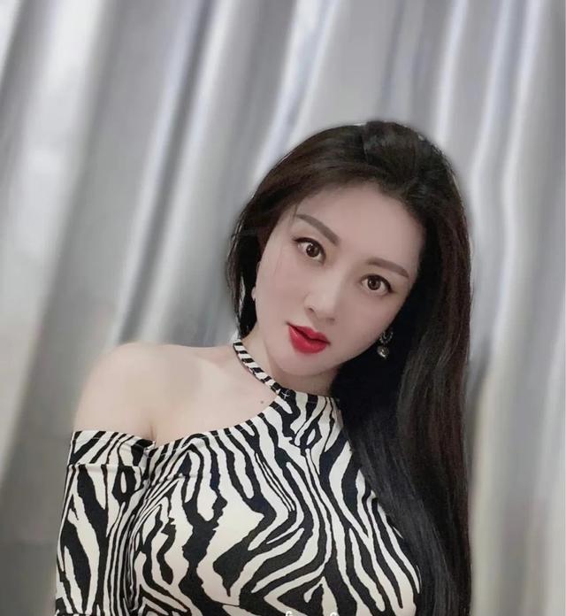 Hot美女写真图片杂集，有你喜欢的类型吗？