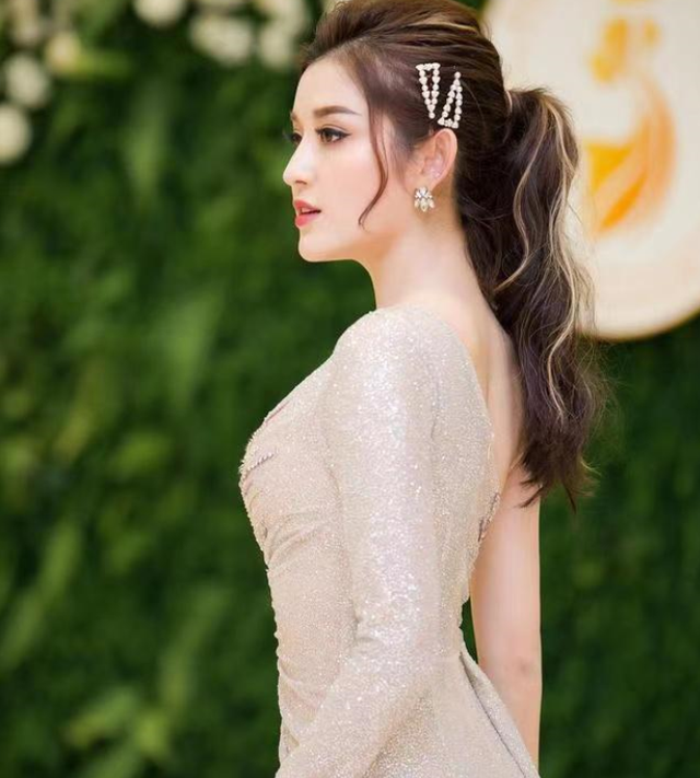 越南网红第一美女，获得过世界小姐，确实美让人难以忘记