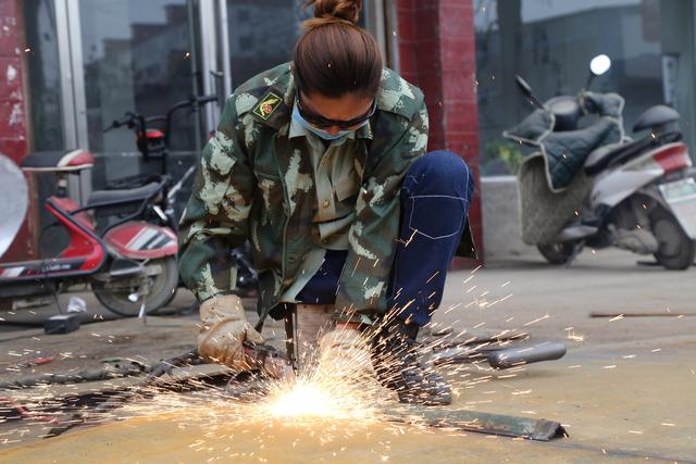 一条腿,足以支起整个人生 周口独腿女孩励志经历感动网友