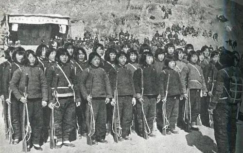 应征女青年看过来：女兵标准发型是啥样？