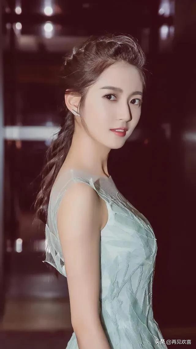 美女大PK,成都和武汉一样盛产女明星,个个都是天仙下凡