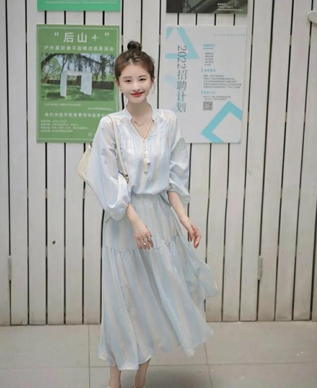 非常甜美的女孩