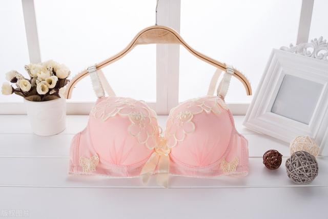 女性如何计算自己的“罩杯”有多大？不同形状的“杯”有何区别