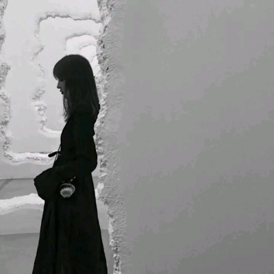 伤感意境美女头像图片_伤感头像女生2021最新的